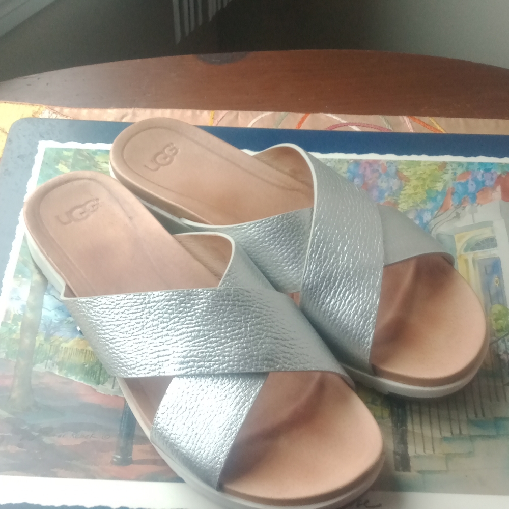 Ugg slide sandal